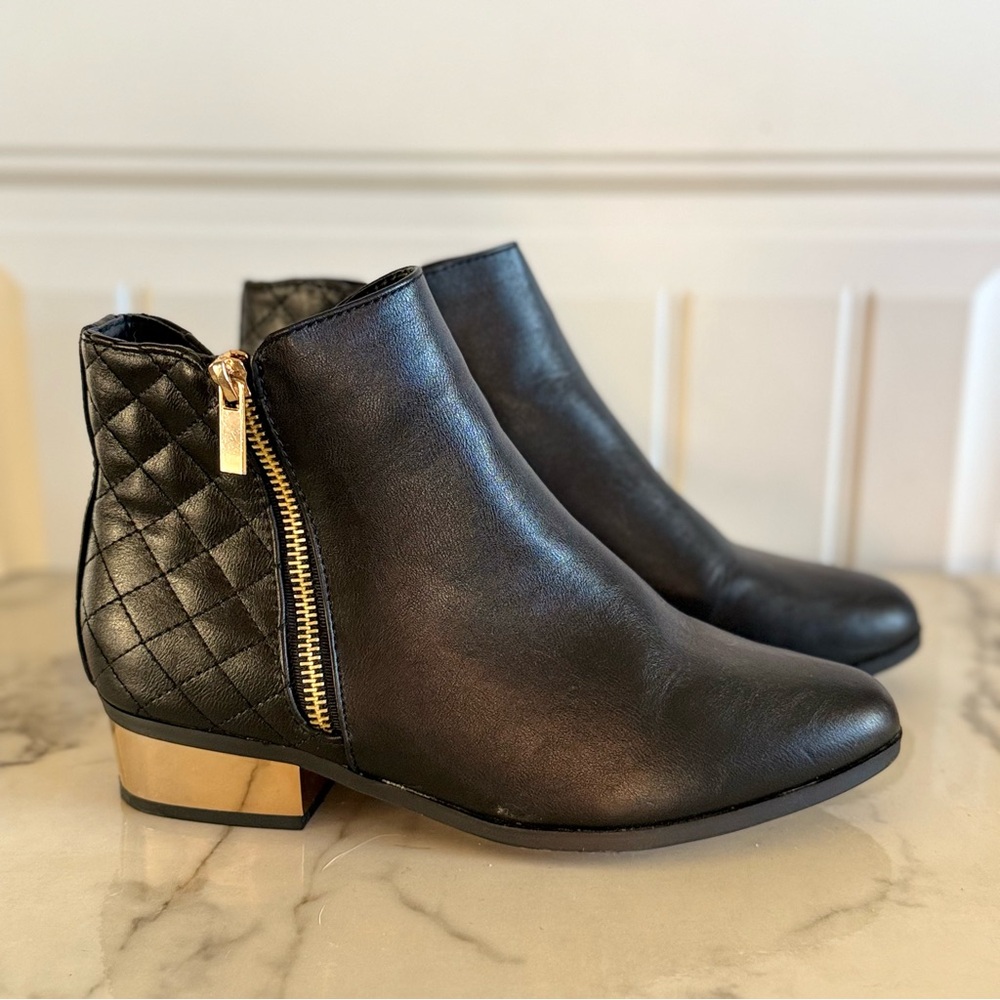 Bamboo Ankle Chelsea Boots Black Gold Size 8